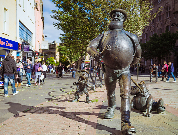Desperate Dan statue in Dundee